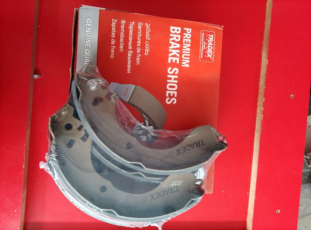Tradex France Premium Rear Brake Shoe Set (Part No. TBP1272)