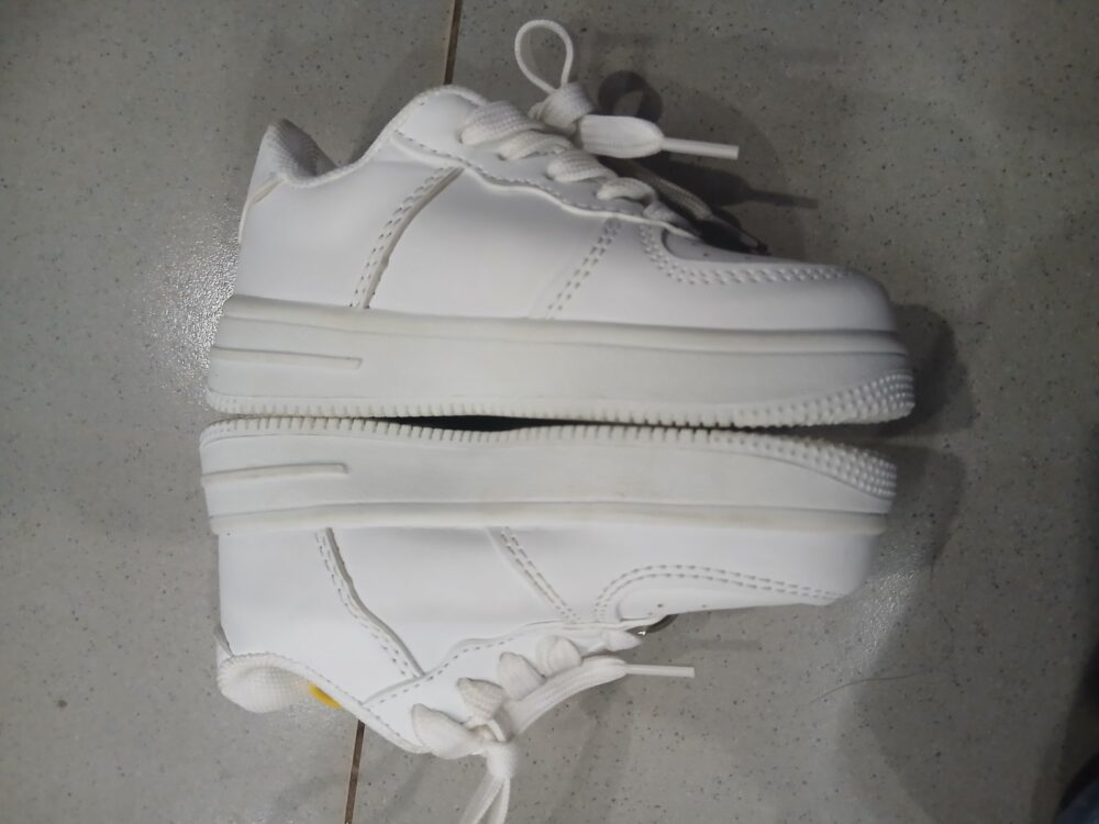 Shoe