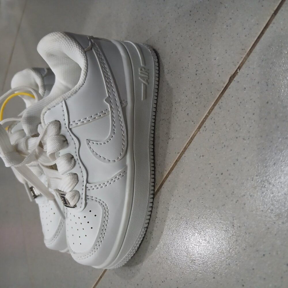 Shoe