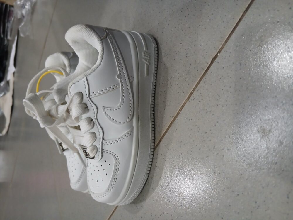 Shoe