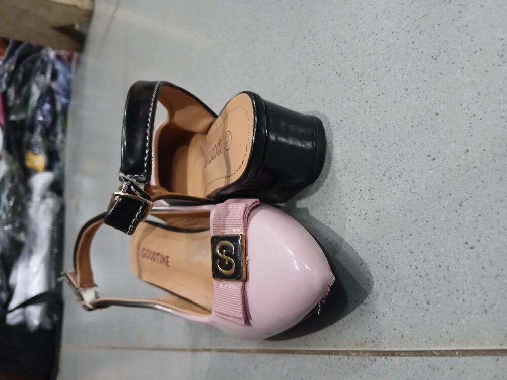 Shoe