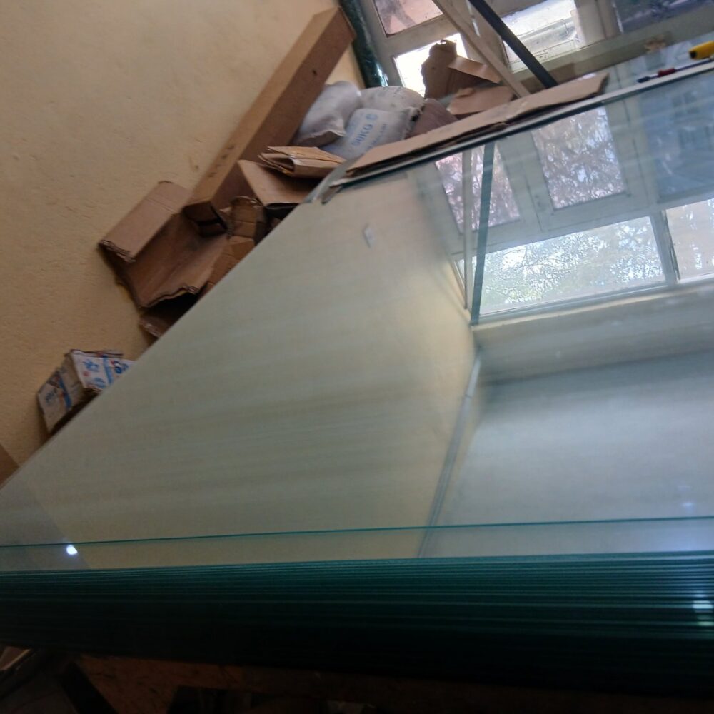 gallery-20260617124716393 Clear glass