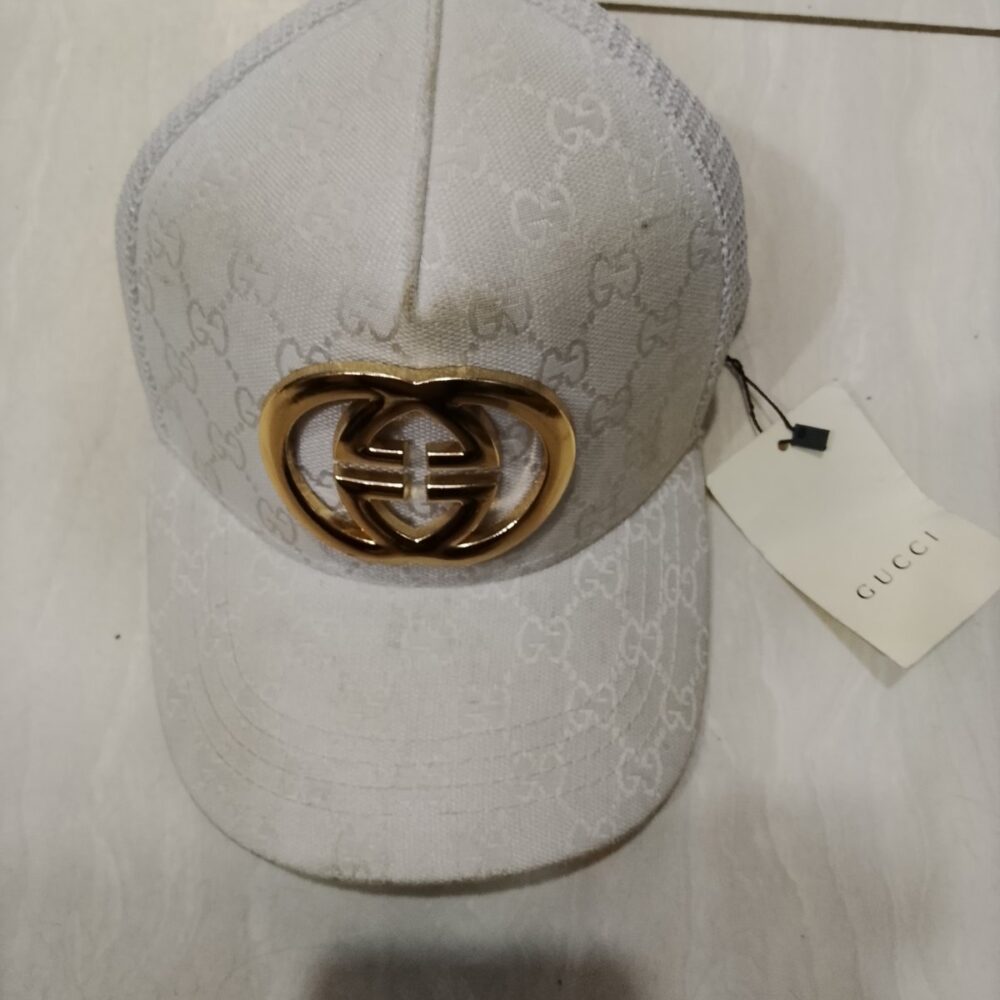 Caps