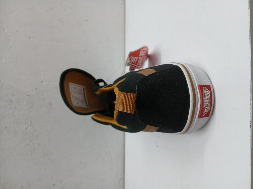 gallery-20260624114954170 Vans off the wall