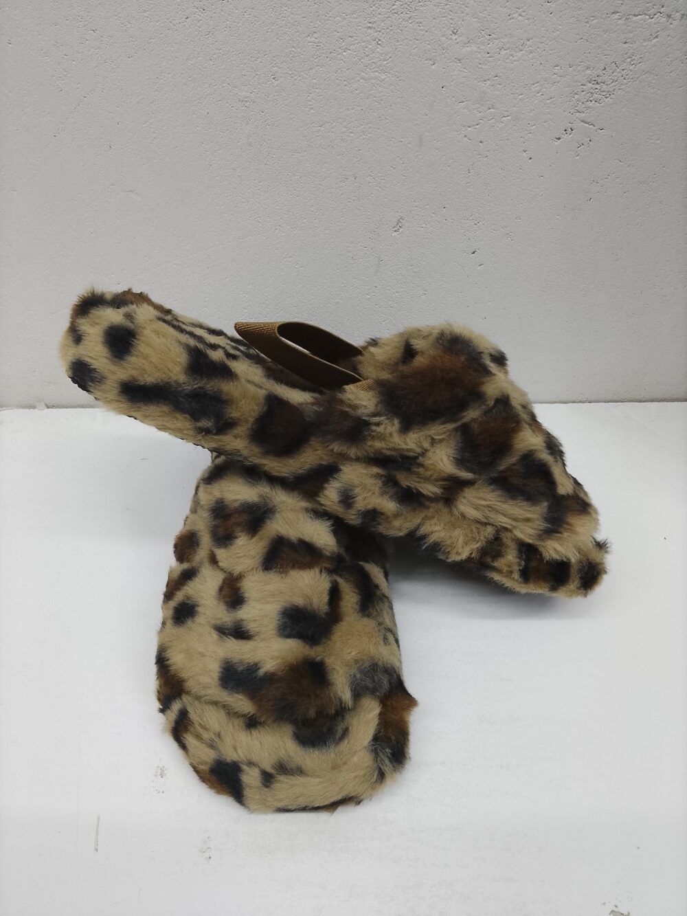 gallery-20260624125007174 fluffy shoes