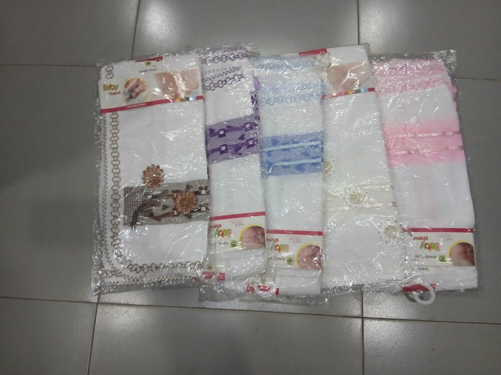 main baby shawl