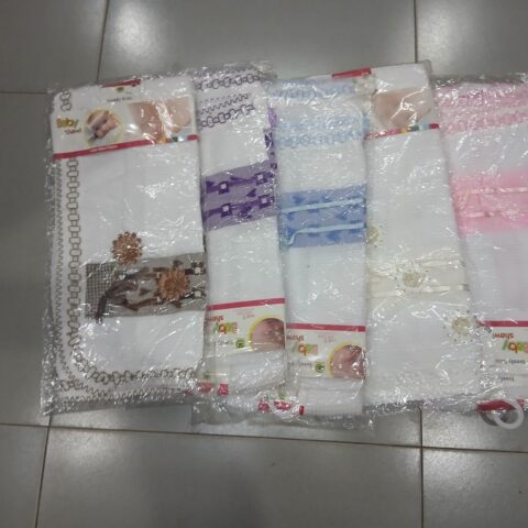 main baby shawl
