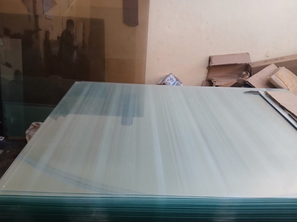 main Clear glass