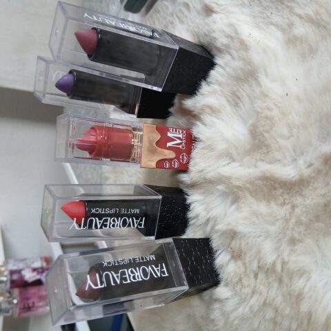 main Lip sticks
