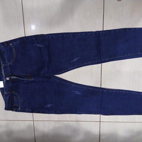 main Nuum Jeans
