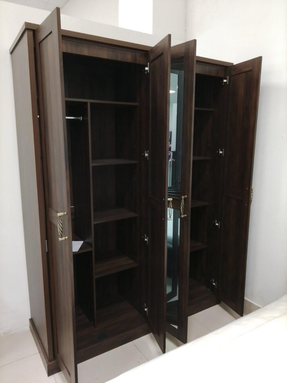 gallery-20260703143620073 D wardrobe