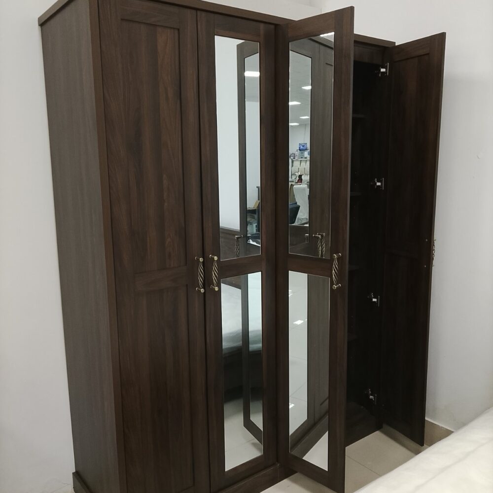 gallery-20260703143643569 D wardrobe