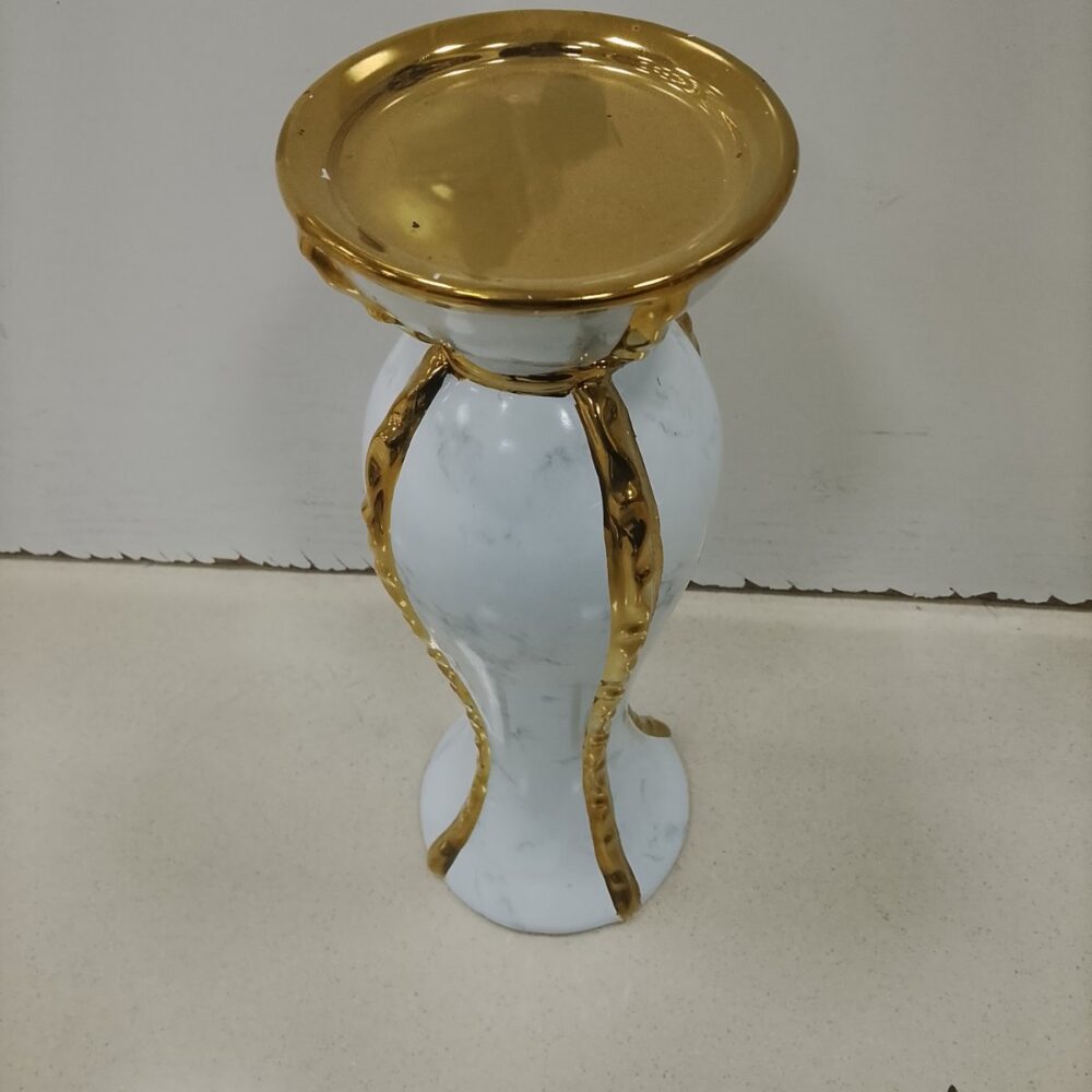 Candle holder
