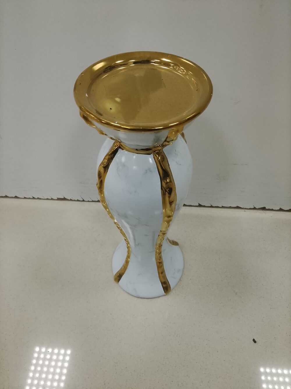 Candle holder