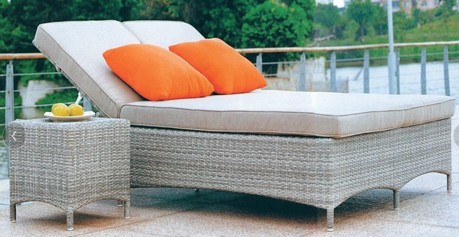 DOUBLE T110 DOUBLE OUTDOOR DAYBED